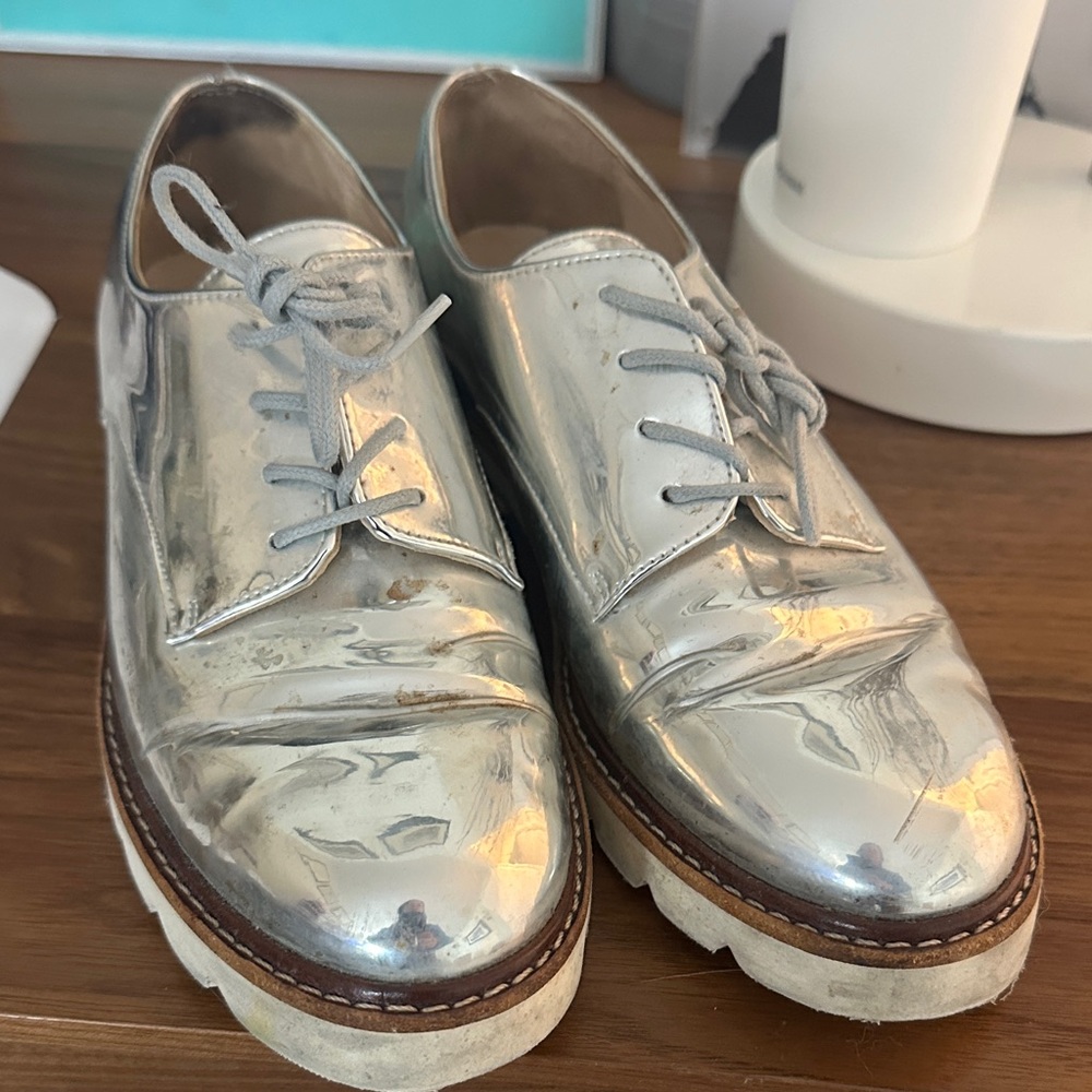 Stuart Weitzman Silver Oxford Shoes